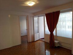 Eroii Revolutiei, 2 minute metrou