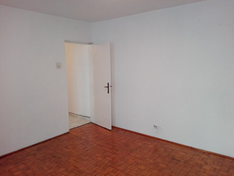 Eroii Revolutiei, 2 minute metrou,