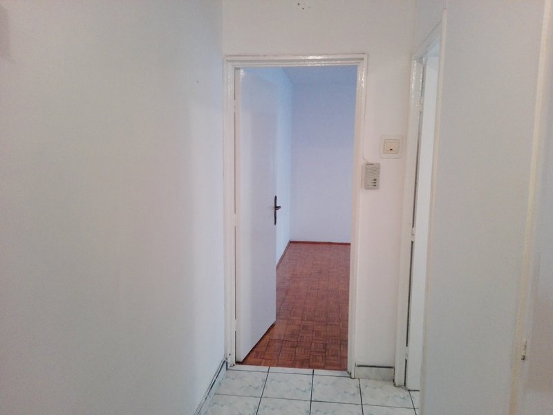 Eroii Revolutiei, 2 minute metrou,